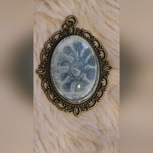 Elegant Blue and Bronze Pendant For Necklace